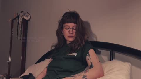 Snapshot of quack__quack chatting on 12.20.24 online show from 12.20.24