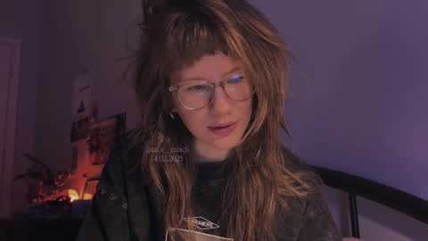 Snapshot of quack__quack chatting on 02.14.25 online show from 02.14.25