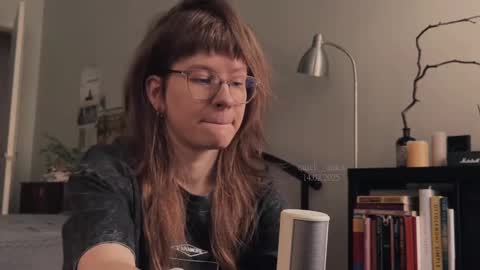 Snapshot of quack__quack chatting on 02.16.25 online show from 02.16.25