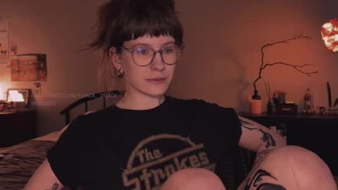 Snapshot of quack__quack chatting on 03.06.25 online show from 03.06.25