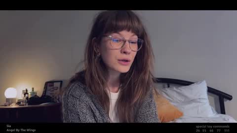 Snapshot of quack__quack chatting on 09.24.25 online show from 09.24.25