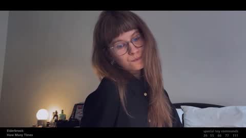 Snapshot of quack__quack chatting on 09.26.25 online show from 09.26.25