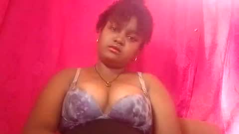 queen01love online show from 11.25.25