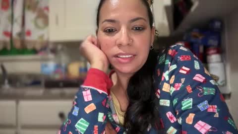 queen69138 online show from 11.13.25