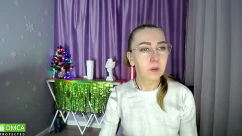 Snapshot of queen_a_n_i chatting on 01.14.25 A N I  Ill be here on December 1st online show from 01.14.25