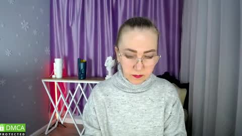 Snapshot of queen_a_n_i chatting on 01.17.25 A N I  Ill be here on December 1st online show from 01.17.25