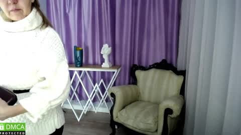 Snapshot of queen_a_n_i chatting on 01.22.25 A N I  Ill be here on December 1st online show from 01.22.25