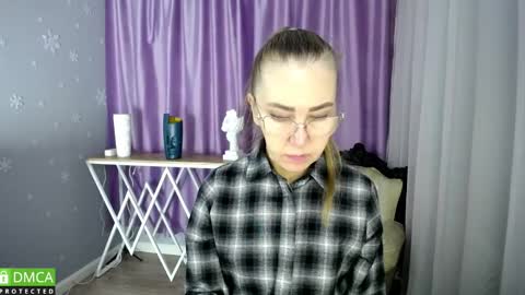 Snapshot of queen_a_n_i chatting on 01.26.25 A N I  Ill be here on December 1st online show from 01.26.25