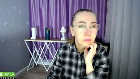 Snapshot of queen_a_n_i chatting on 01.27.25 A N I  Ill be here on December 1st online show from 01.27.25