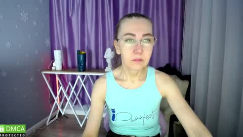 Snapshot of queen_a_n_i chatting on 01.31.25 A N I  Ill be here on December 1st online show from 01.31.25