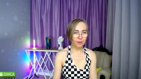 Snapshot of queen_a_n_i chatting on 11.02.25 A N I  Ill be here on December 1st online show from 11.02.25