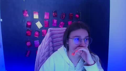 Snapshot of queen_amelie chatting on 02.25.26 Amelie online show from 02.25.26