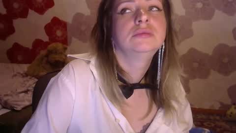 Snapshot of queen_daenerys chatting on 09.26.25 Queen Daenerys online show from 09.26.25