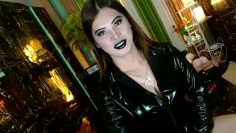 Kendal  online here from 6am-3pm philippine time online show from 06.21.26