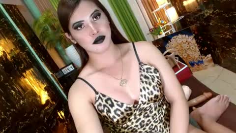 Kendal  online here from 6am-3pm philippine time online show from 07.11.26