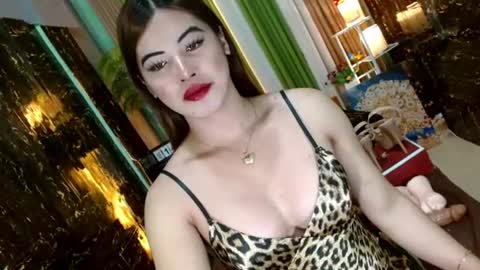 Kendal  online here from 6am-3pm philippine time online show from 07.14.26