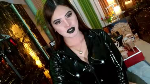 Kendal  online here from 6am-3pm philippine time online show from 07.28.26
