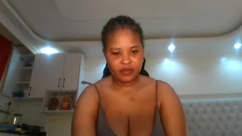 Snapshot of queen_kikih chatting on 06.11.26 Queen kikih online show from 06.11.26