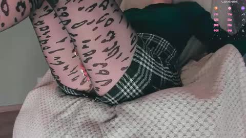 Snapshot of queen_nylon chatting on 11.22.25 Carly online show from 11.22.25