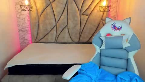   online show from 03.05.25