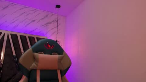   online show from 09.18.25