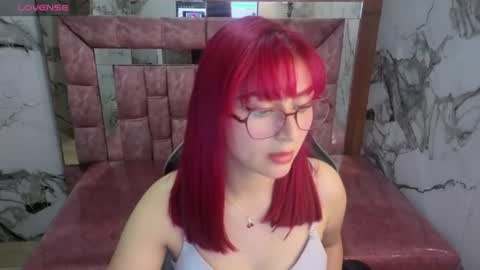 queen_red_v online show from 07.13.26