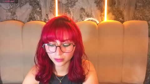 queen_red_v online show from 07.18.26