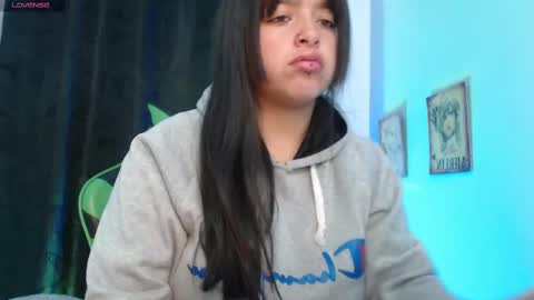 Snapshot of queen_salomme chatting on 10.13.25 queen_salomme online show from 10.13.25