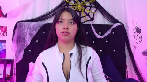 Snapshot of queen_salomme chatting on 10.22.25 queen_salomme online show from 10.22.25