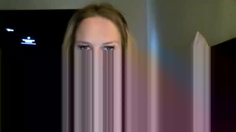 Snapshot of queenb6969694u chatting on 09.16.25 queenb6969694u online show from 09.16.25