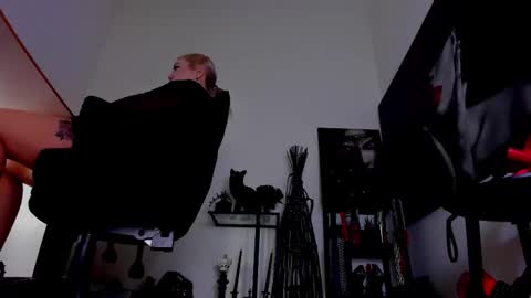 Misscatsnow online show from 02.28.26