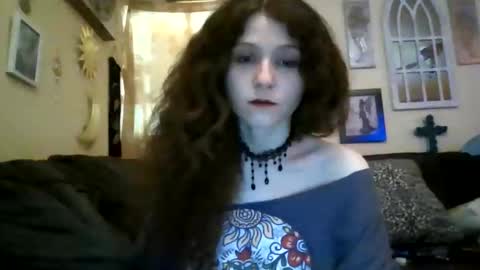 queencrimsonlvx online show from 06.01.26