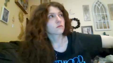 queencrimsonlvx online show from 06.10.26