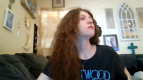 queencrimsonlvx online show from 06.11.26