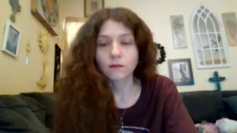 queencrimsonlvx online show from 06.13.26