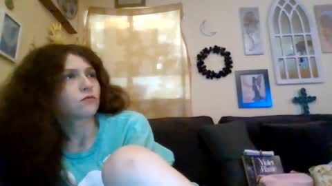 queencrimsonlvx online show from 07.17.26
