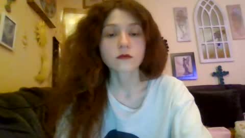 queencrimsonlvx online show from 07.21.26