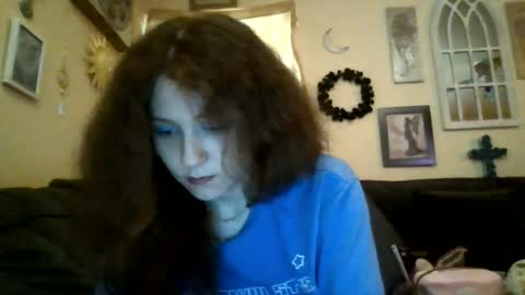 queencrimsonlvx online show from 07.25.26