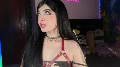 Snapshot of queenlamia chatting on 05.11.26 Taurus online show from 05.11.26