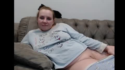 Snapshot of queenmymind chatting on 03.06.25 queenmymind online show from 03.06.25