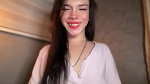 Snapshot of queenn_xxx chatting on 04.23.26 QUEEN online show from 04.23.26
