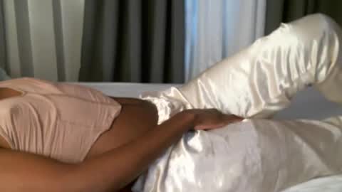 queenninaa online show from 07.04.26