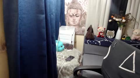 Snapshot of queenofcum169xx chatting on 01.10.25 Mikka online show from 01.10.25