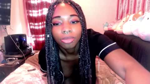 QueenOfHearts online show from 02.05.25