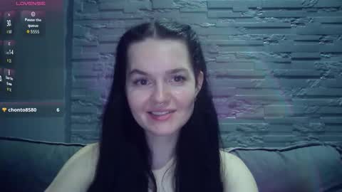 Snapshot of queenofmodels chatting on 02.06.26 QueenOfModels online show from 02.06.26