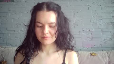 Snapshot of queenofmodels chatting on 04.12.26 QueenOfModels online show from 04.12.26