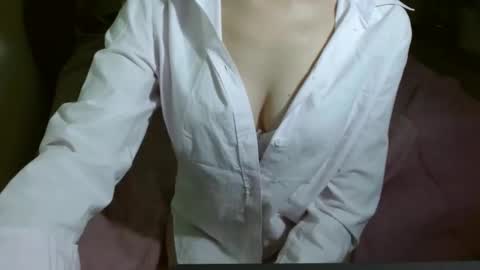 queenoftenderness online show from 01.10.25