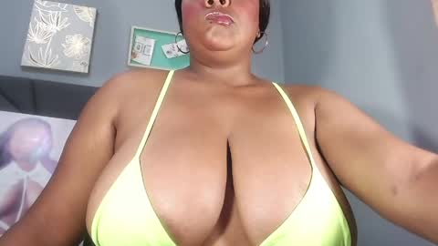 queenrachelbrown online show from 04.28.26