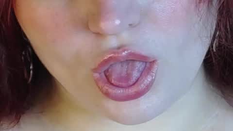 Snapshot of queenstasy chatting on 11.17.25 Queen Stasy online show from 11.17.25