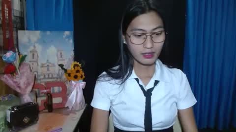 queensteffi online show from 01.04.25
